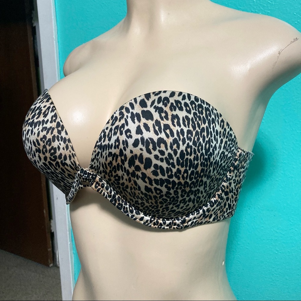 Victoria’s Secret Very Sexy strapless bra